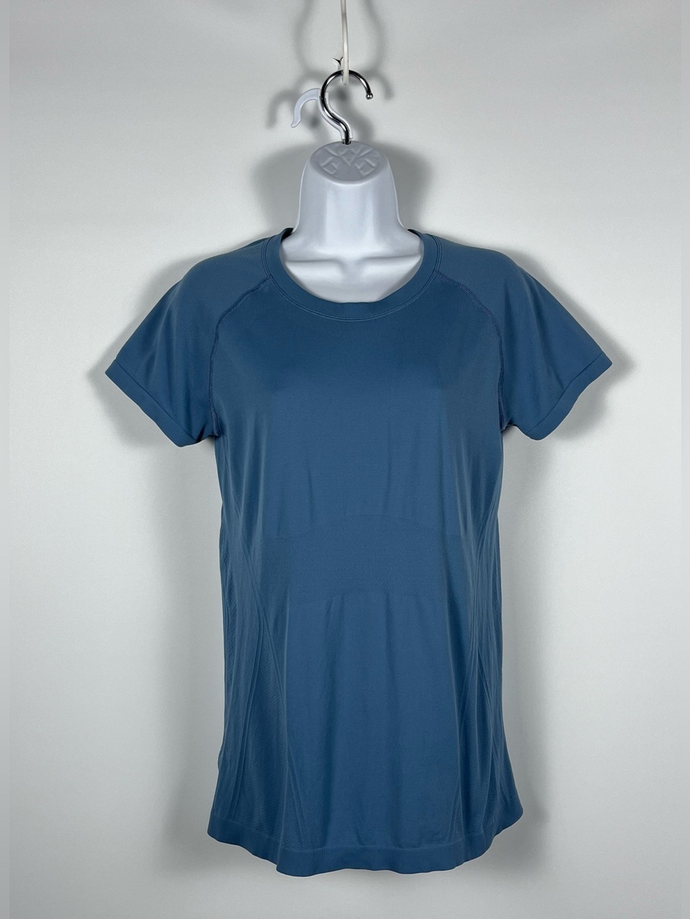 ATHLETA Momentum Seamless Tee in‎ Blue Size Medium